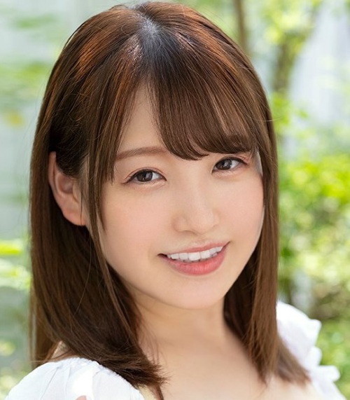 小春ももこ