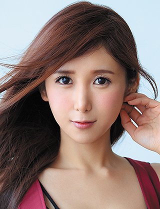 我妻里帆